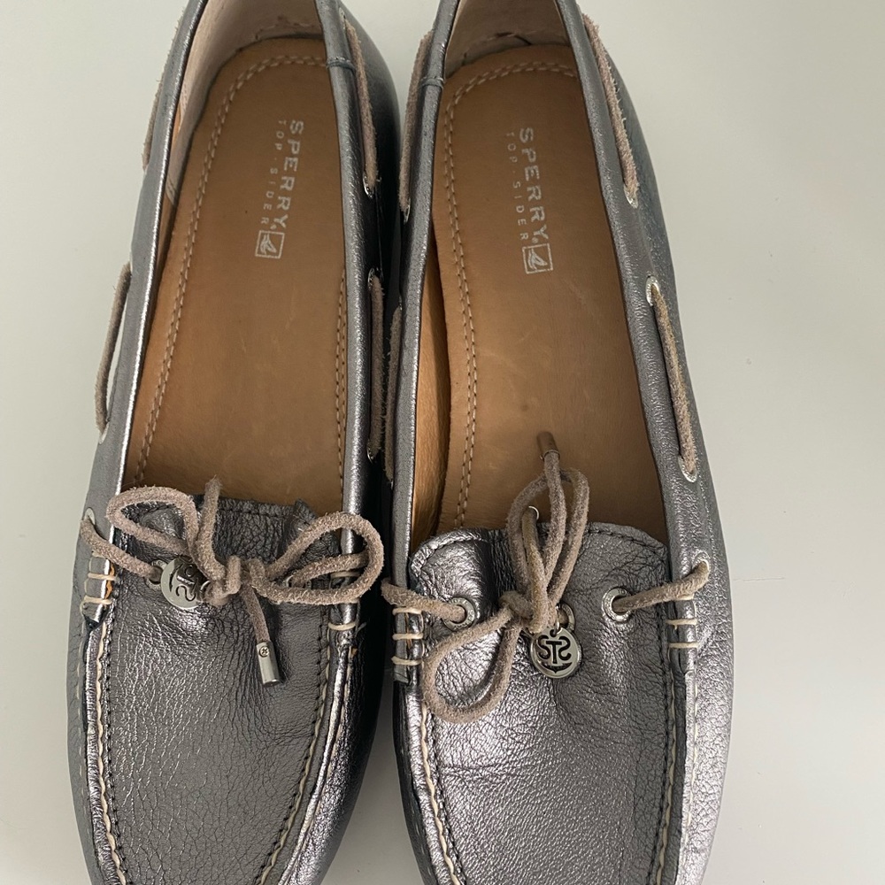 Sperry flat shoes, silver leather , silver hardware